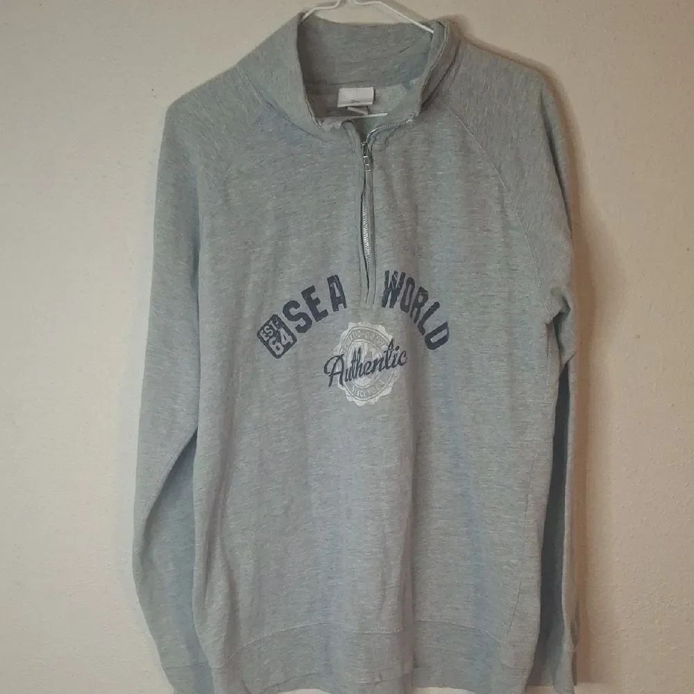 Gray Authentic SeaWorld Men's Sweater size 2XL